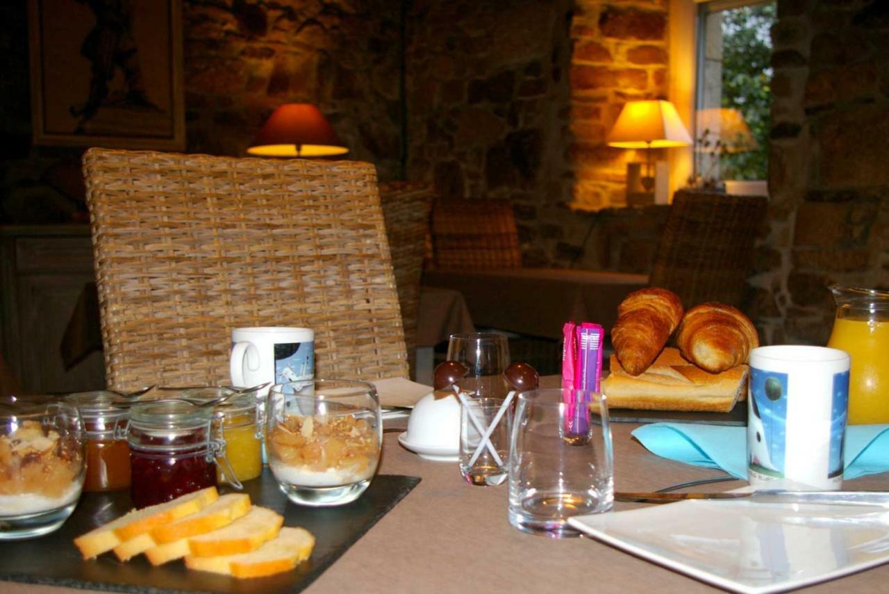 Le Colombier Bretagne Bed & Breakfast Louannec ภายนอก รูปภาพ