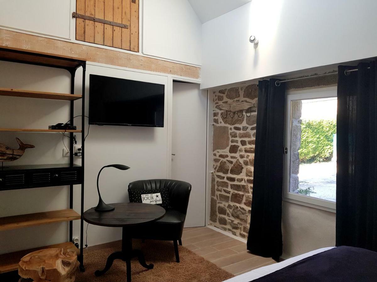 Le Colombier Bretagne Bed & Breakfast Louannec ภายนอก รูปภาพ